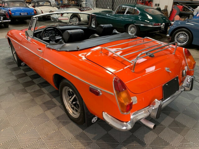 MG MGB 1971 image number 21