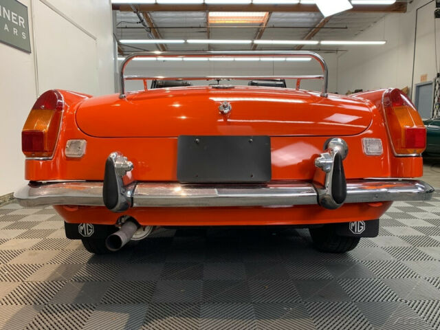 MG MGB 1971 image number 8