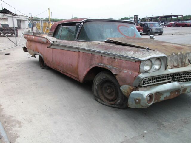 Ford Fairlane 1959 image number 1