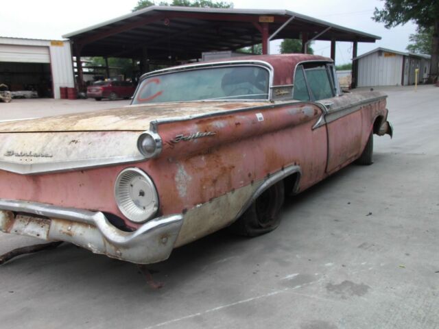 Ford Fairlane 1959 image number 38