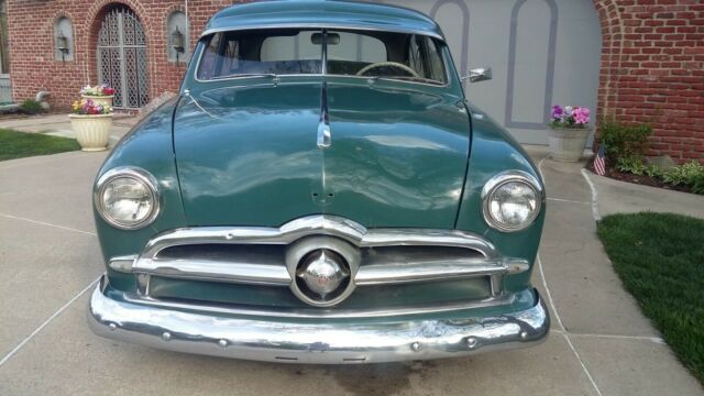 Ford Custom 1949 image number 3