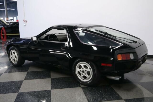 Porsche 928 1978 image number 8