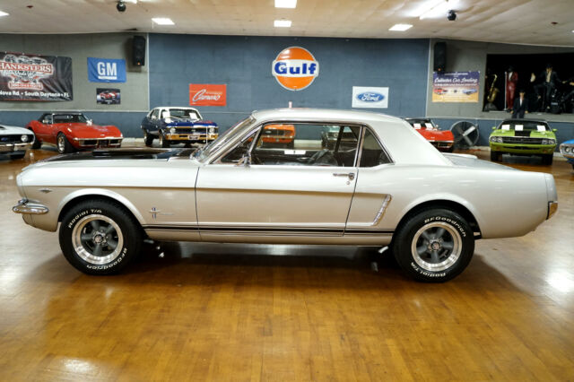 Ford Mustang 1965 image number 2