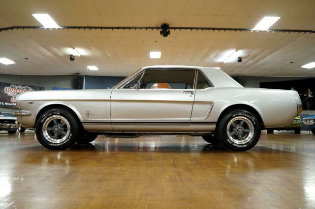 Ford Mustang 1965 image number 9