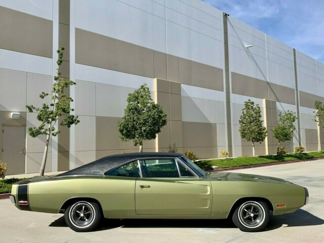 Dodge Charger 1970 image number 13