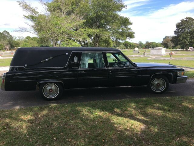 Cadillac Fleetwood 1978 image number 7