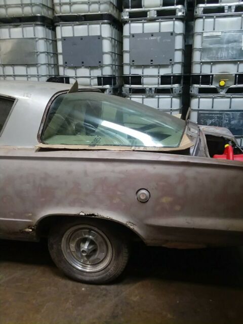 Plymouth Barracuda 1965 image number 1