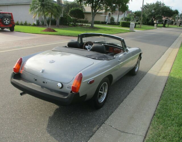 MG MGB 1979 image number 17