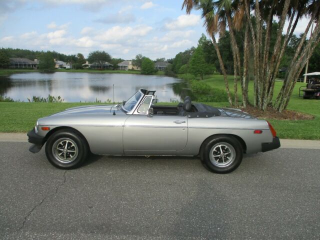 MG MGB 1979 image number 36