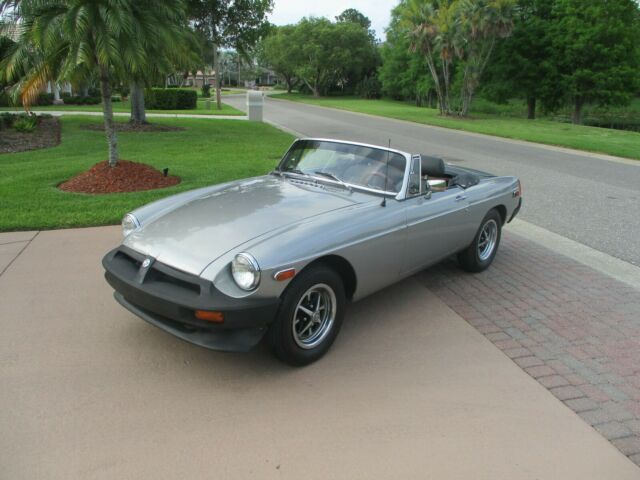 MG MGB 1979 image number 37