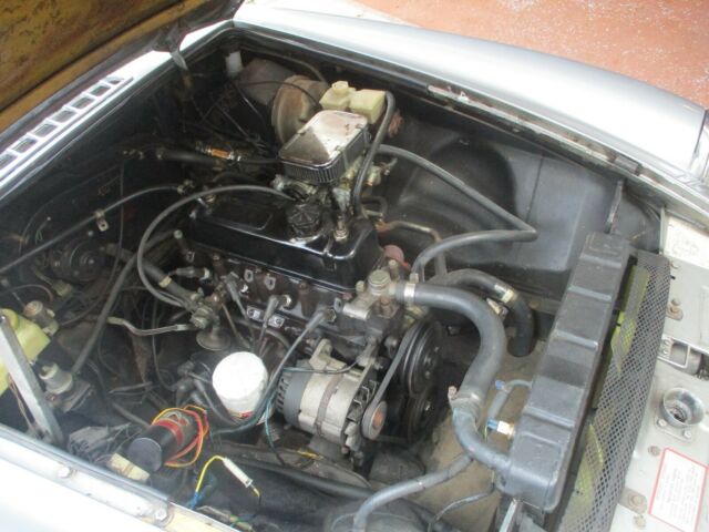 MG MGB 1979 image number 38