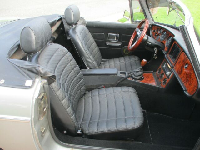 MG MGB 1979 image number 7