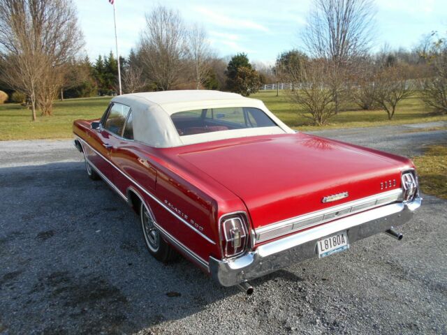 Ford Galaxie 1967 image number 3