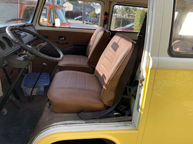 Volkswagen Bus/Vanagon 1973 image number 2
