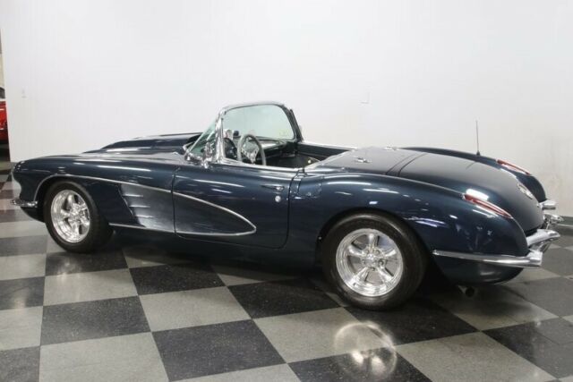 Chevrolet Corvette 1959 image number 32