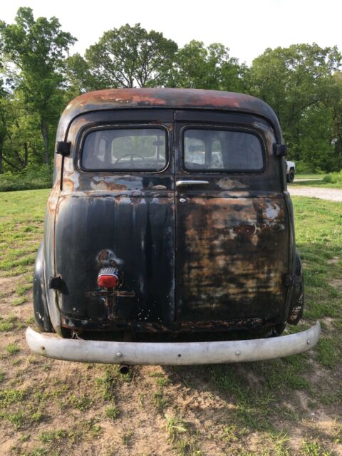 Chevrolet Suburban 1948 image number 3