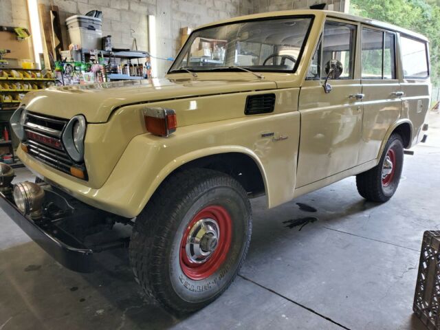 Toyota Land Cruiser 1969 image number 10