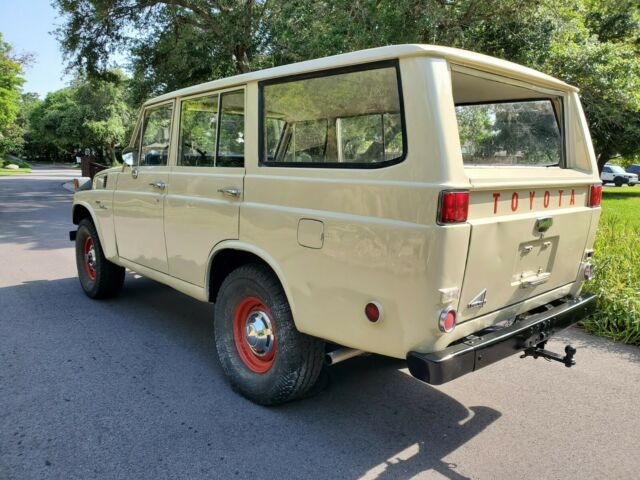 Toyota Land Cruiser 1969 image number 35