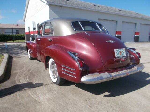 Cadillac Series 62 1941 image number 2