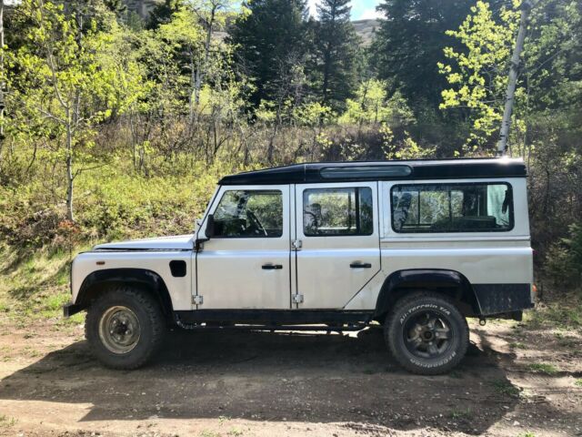 Land Rover Defender 1900 image number 13