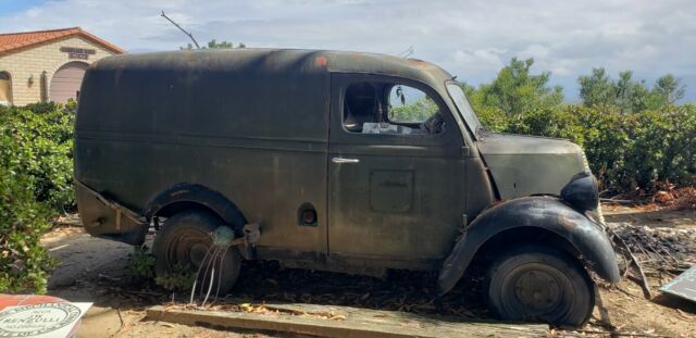 Ford Anglia 1940 image number 0