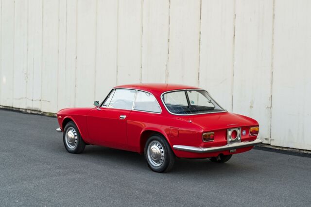 Alfa Romeo GT Junior 1967 image number 1