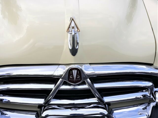 Hudson Hornet 1952 image number 12
