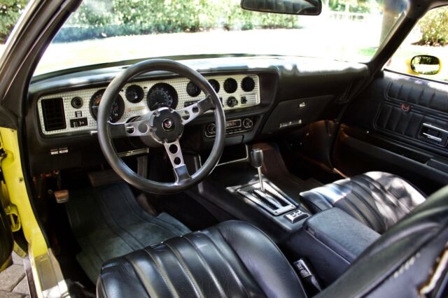 Pontiac Firebird 1976 image number 15
