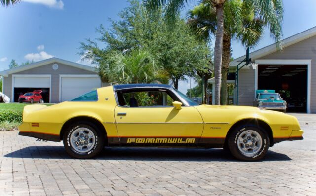 Pontiac Firebird 1976 image number 29