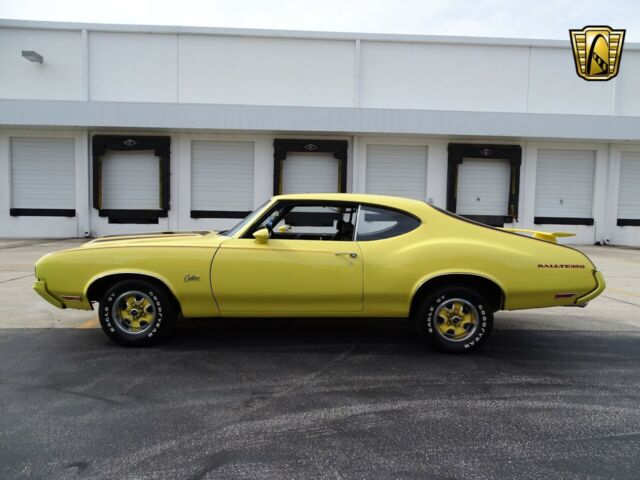 Oldsmobile Cutlass 1970 image number 2