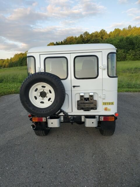 Toyota Land Cruiser 1979 image number 29