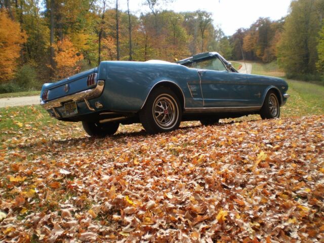 Ford Mustang 1966 image number 19