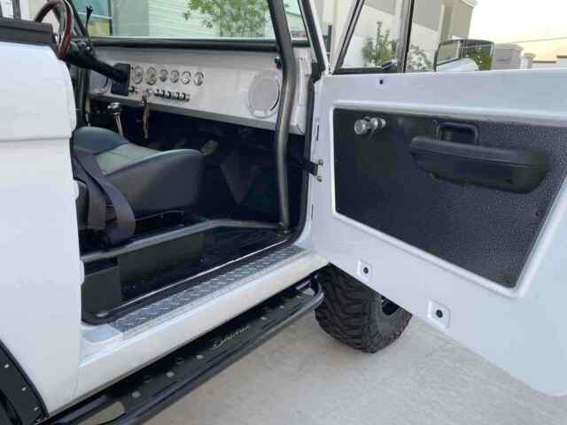 Ford Bronco 1974 image number 8