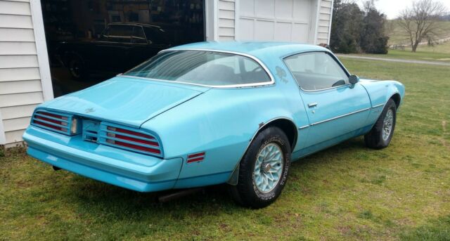 Pontiac Firebird 1977 image number 2
