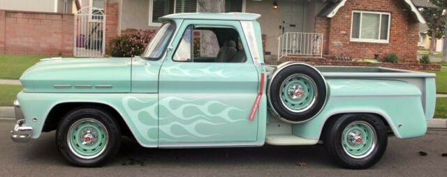 Chevrolet C-10 1965 image number 40