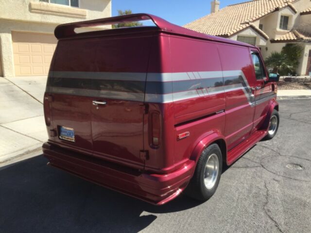 Ford E-Series Van 1976 image number 5