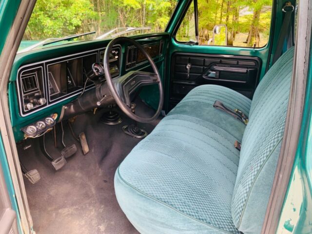 Ford F-250 1978 image number 9