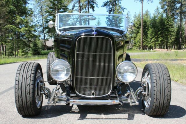 Ford Roadster 1932 image number 1