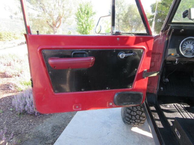 Ford Bronco 1975 image number 19