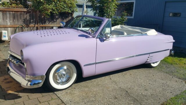 Ford Crown Victoria 1951 image number 13