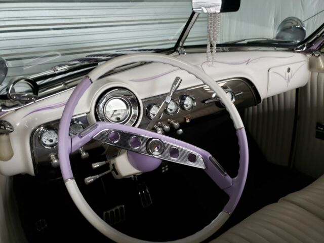 Ford Crown Victoria 1951 image number 2