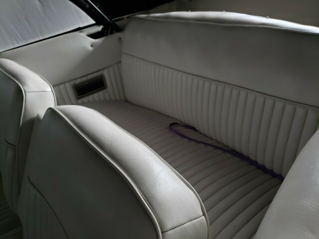 Ford Crown Victoria 1951 image number 20
