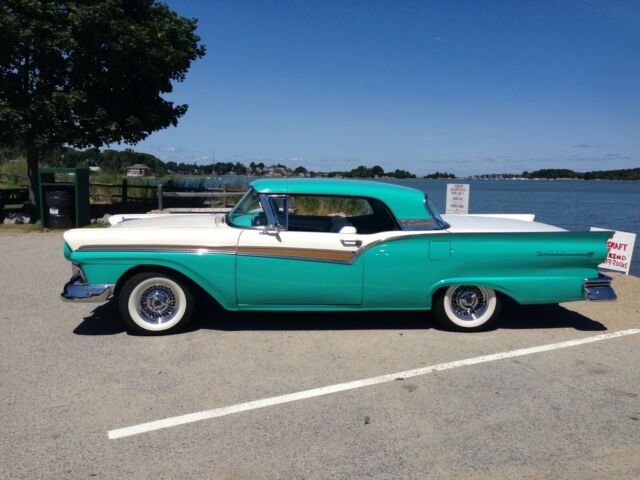 Ford Fairlane 1957 image number 6