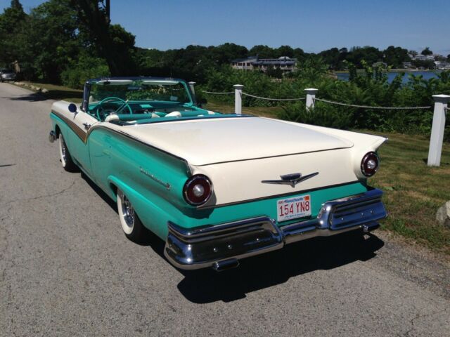 Ford Fairlane 1957 image number 9