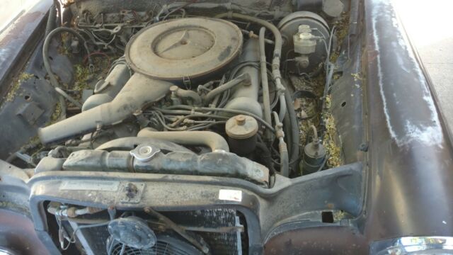 Mercedes-Benz 200-Series 1972 image number 21