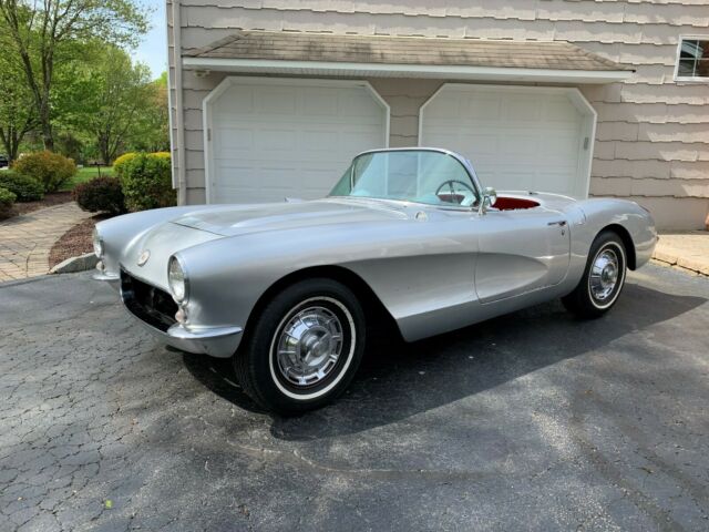 Chevrolet Corvette 1956 image number 24