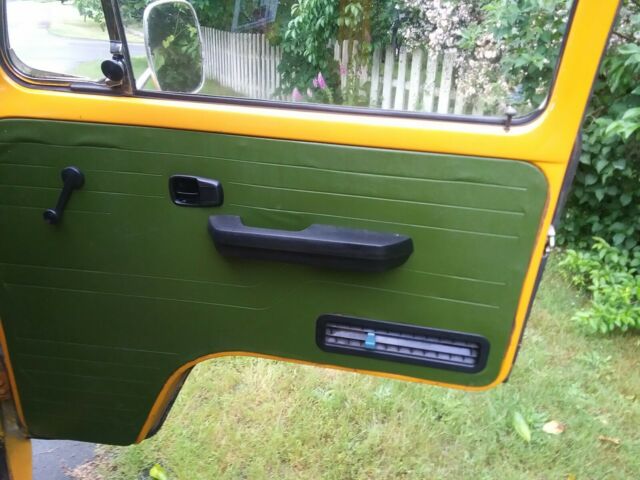 Volkswagen Bus/Vanagon 1977 image number 17