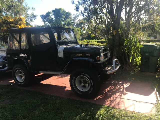 Toyota Land Cruiser 1972 image number 14