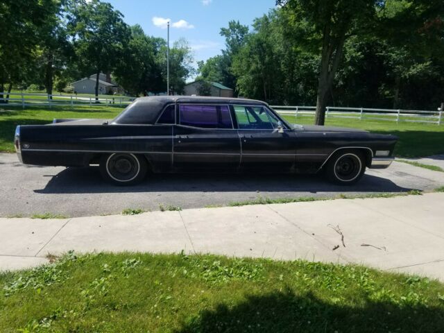 Cadillac Fleetwood 1967 image number 18