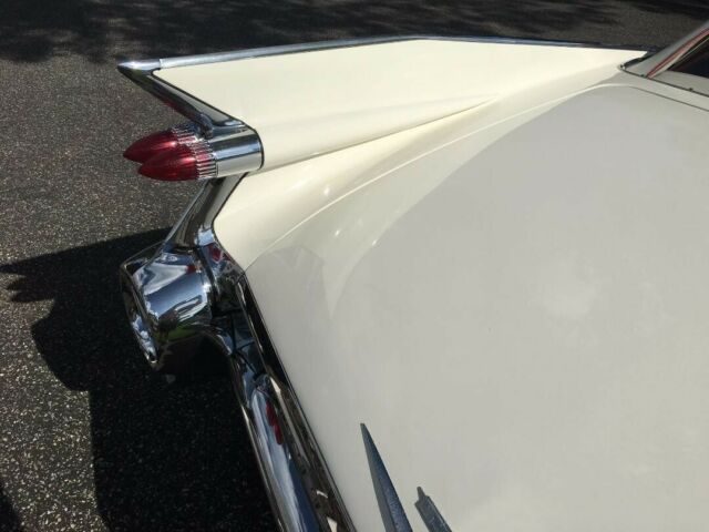 Cadillac Series 62 1959 image number 24